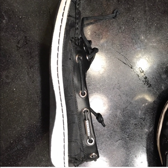 Coach - Picture 2 of 4